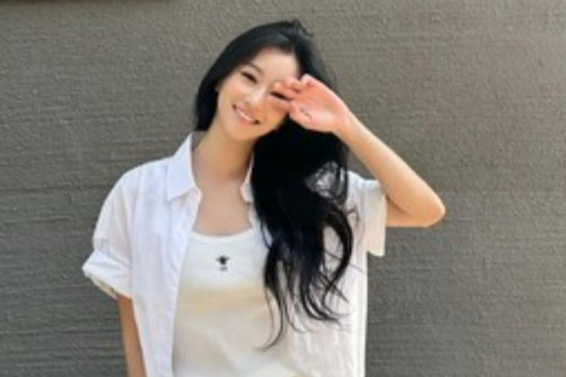 Kabar Terbaru Seo Ye Ji: Tampil Hangat dan Menawan di Musim Dingin