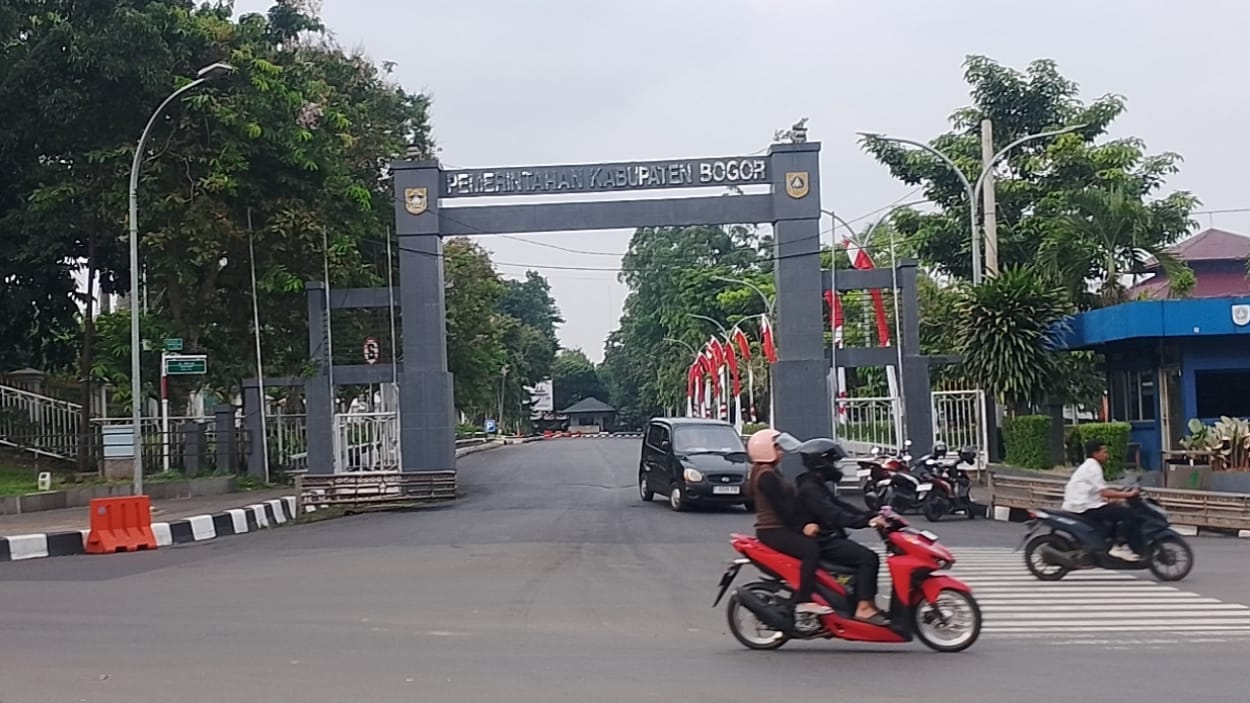 Kabupaten Bogor Kontributor Utama Padi Jabar 2025: Pengamat Ingatkan Ancaman Alih Fungsi Lahan dan Tiga Momentum Penting 1 Kabupaten Bogor Kontributor Utama Padi Jabar 2025: Pengamat Ingatkan Ancaman Alih Fungsi Lahan dan Tiga Momentum Penting