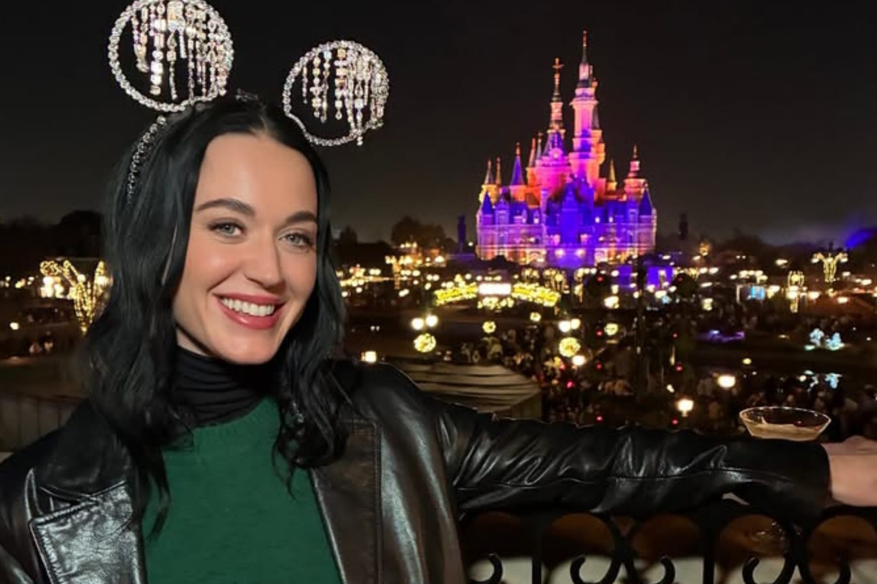 Katy Perry dan Justin Trudeau Resmi Pamer Kemesraan: Kencan Manis di Negeri Sakura 1 Katy Perry dan Justin Trudeau Resmi Pamer Kemesraan: Kencan Manis di Negeri Sakura