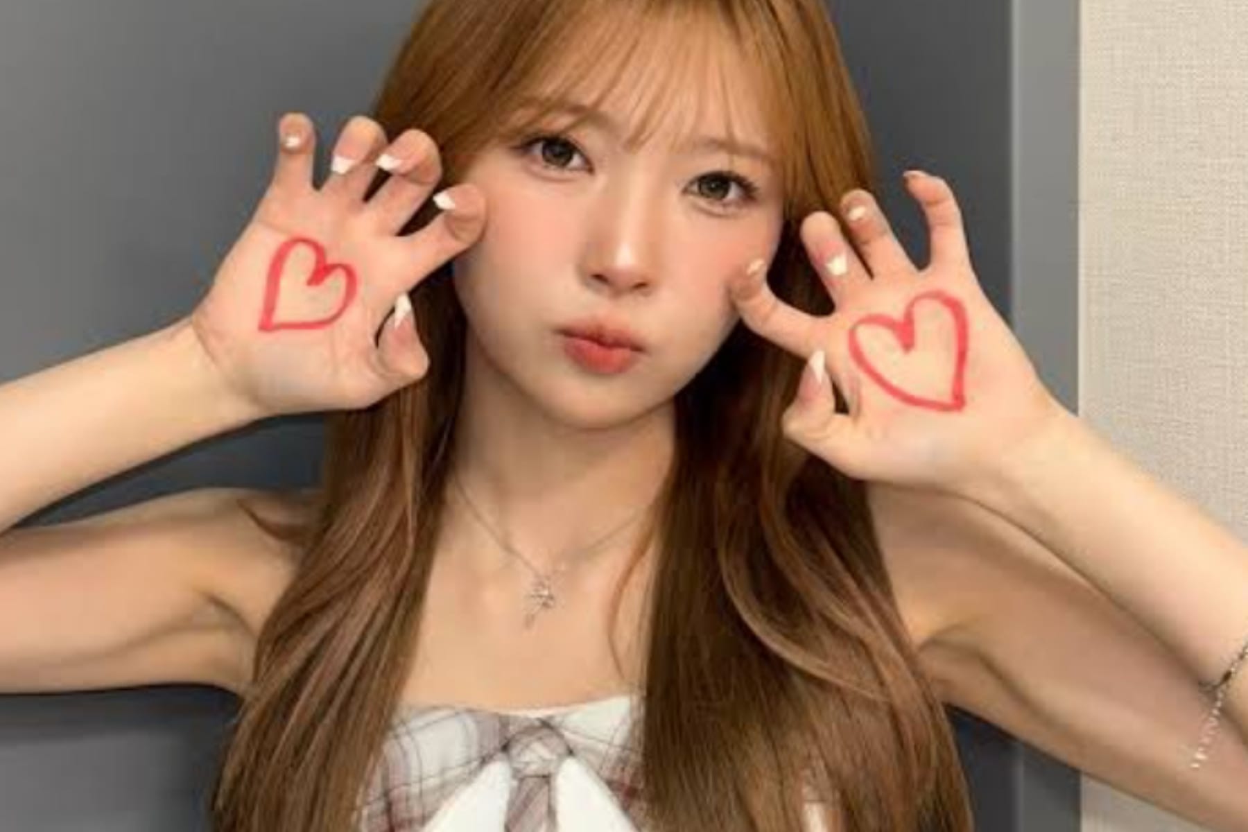 Kejutan Manis di Hari Natal: NiziU Rilis Video Spesial "Happy Day" untuk Fans