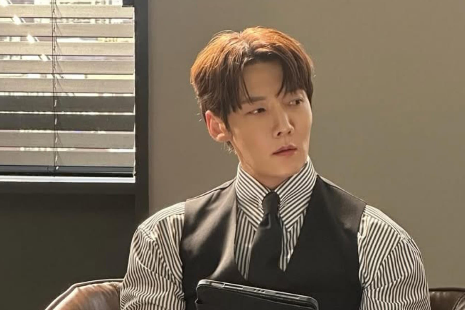 Kejutan Tak Terduga: Choi Jin Hyuk dan Oh Yeon Seo dalam Drama "Positively Yours" 1 Kejutan Tak Terduga: Choi Jin Hyuk dan Oh Yeon Seo dalam Drama "Positively Yours"