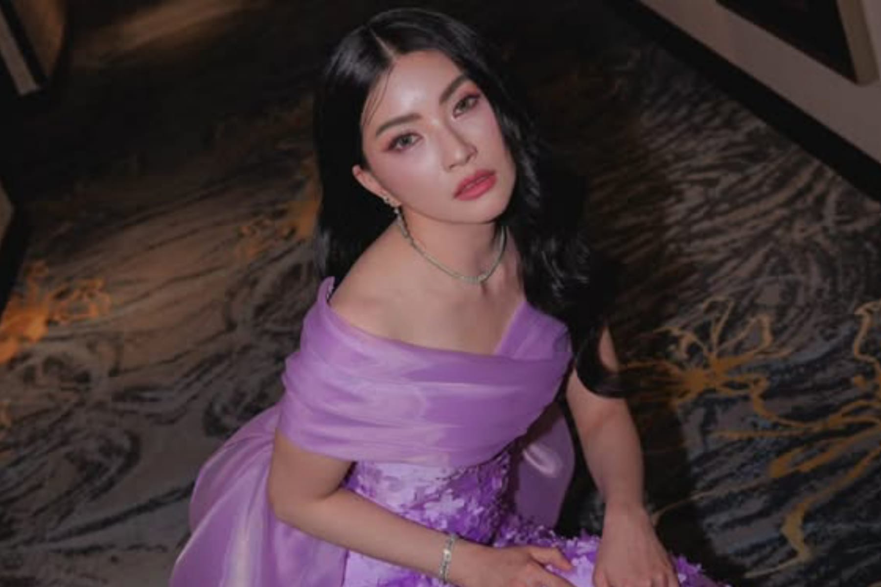 Kekuatan Seorang Ibu: Sarwendah Bertahan Lewati 'Roller Coaster' Kehidupan 2025 Demi Anak-anak