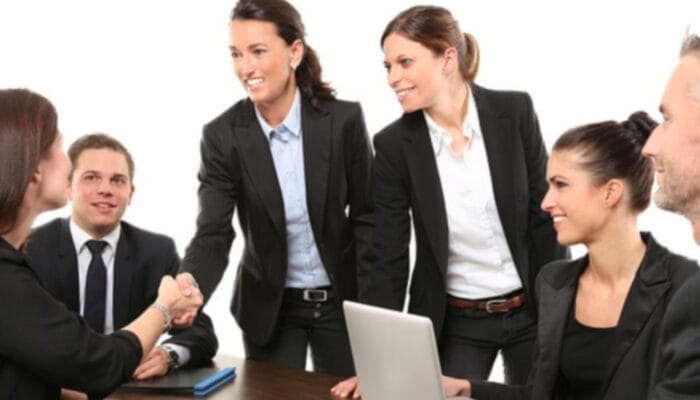 Kunci Sukses Jangka Panjang: Mengapa Kesetiaan Adalah Mata Uang Bisnis Sejati