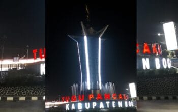 Masyarakat Pertanyakan Ornamen Kujang di Puncak Tugu Pancakarsa Tak Terlihat Jelas di Malam Hari 14 Masyarakat Pertanyakan Ornamen Kujang di Puncak Tugu Pancakarsa Tak Terlihat Jelas di Malam Hari