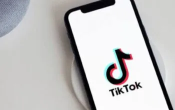 Melaju Kencang: Stecu Stecu Faris Adam Guncang Top 10 TikTok Global 2025 5 Melaju Kencang: Stecu Stecu Faris Adam Guncang Top 10 TikTok Global 2025
