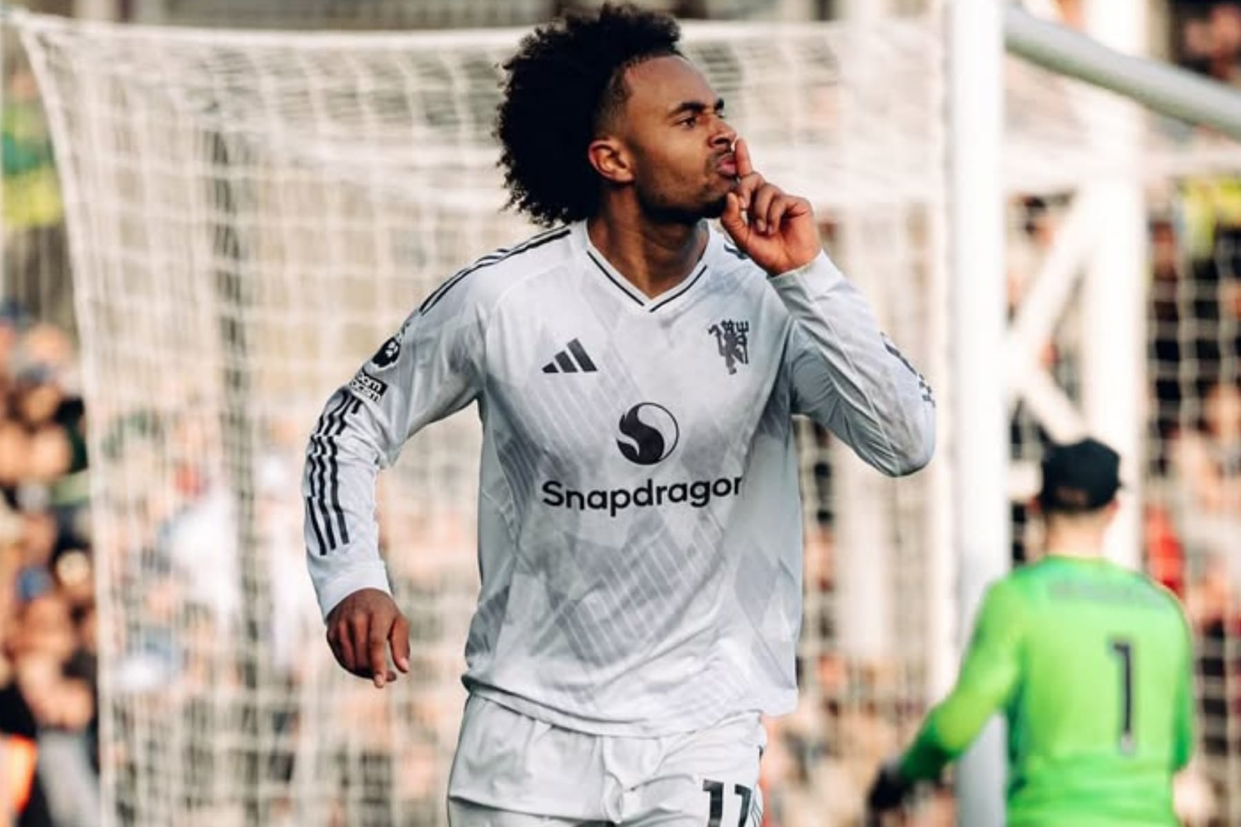 Nasib Joshua Zirkzee di Man Utd: Terganjal Syarat Transfer Sulit