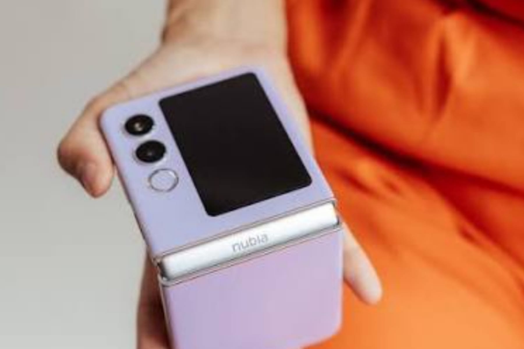 Nubia Flip3 Resmi Meluncur di Jepang: Chipset Dimensity 7400X dan Layar Luar 4 Inci