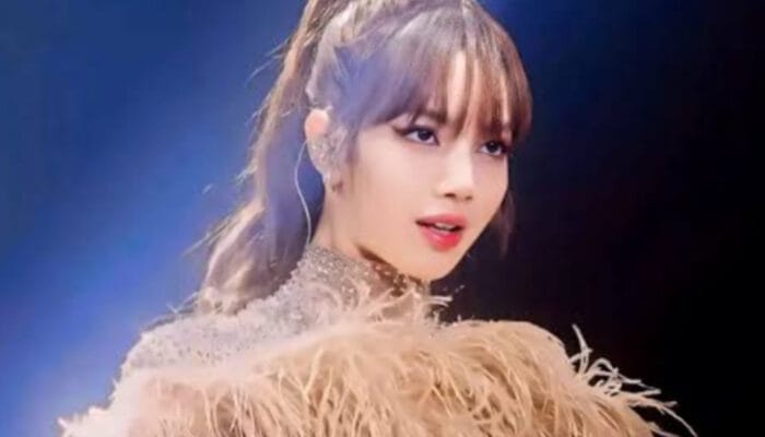 Pesona Memukau Lisa BLACKPINK dalam Balutan Tren Holiday Balletcore