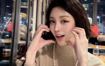 Pesona Visual Bak Boneka: Momen Hangat Lizzy Eks After School Rayakan Natal Bersama Keluarga 12 Pesona Visual Bak Boneka: Momen Hangat Lizzy Eks After School Rayakan Natal Bersama Keluarga