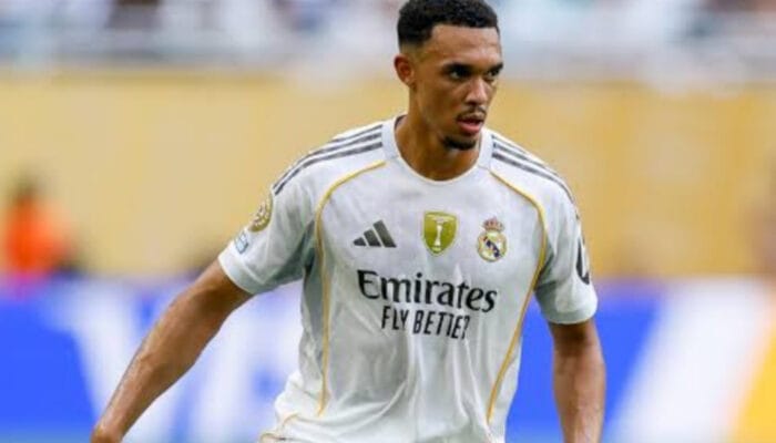 Real Madrid Bidik Wesley Sebagai Alternatif Trent Alexander-Arnold