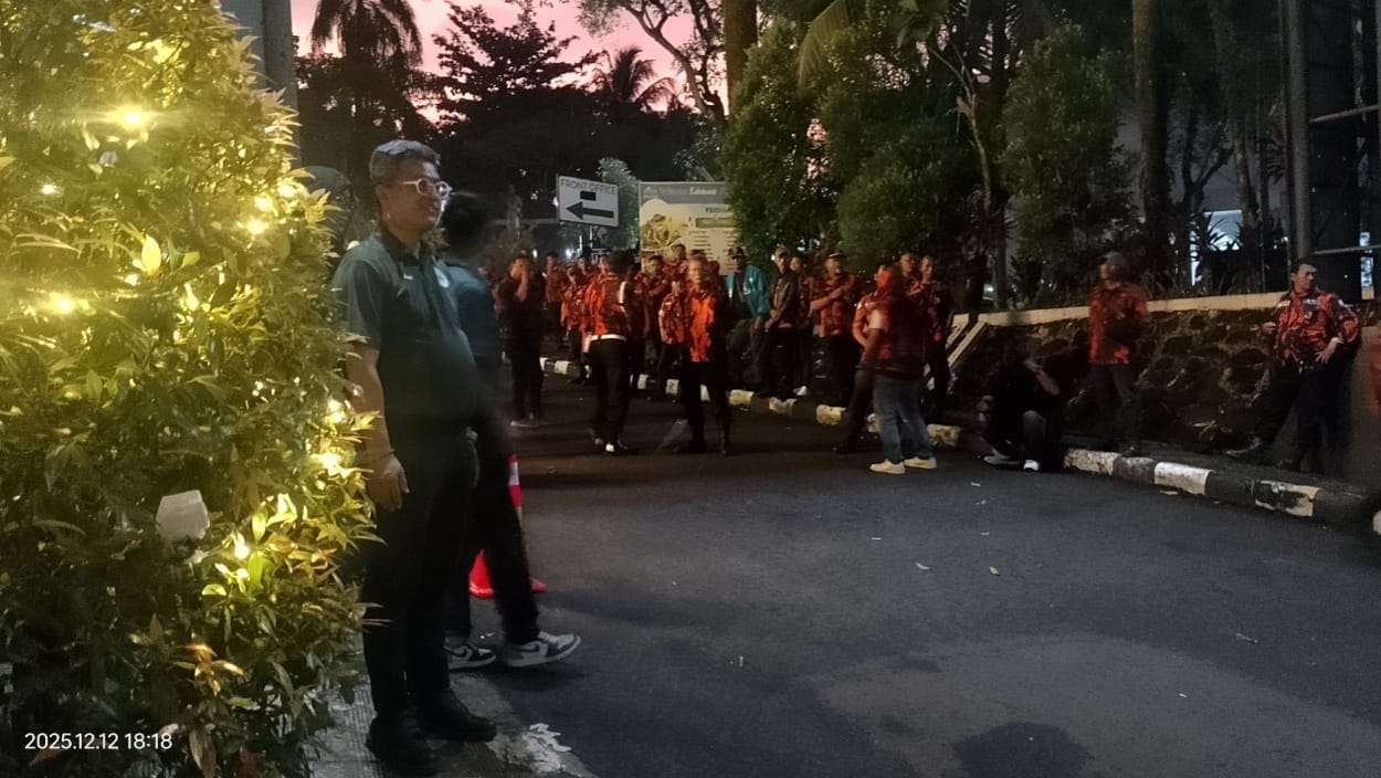 Ricuh di Lokasi Pelantikan KNPI Kabupaten Bogor, Massa Baju Ormas PP Datangi Lokasi, DPP: Cederai Demokrasi!! 1 Ricuh di Lokasi Pelantikan KNPI Kabupaten Bogor, Massa Baju Ormas PP Datangi Lokasi, DPP: Cederai Demokrasi!!