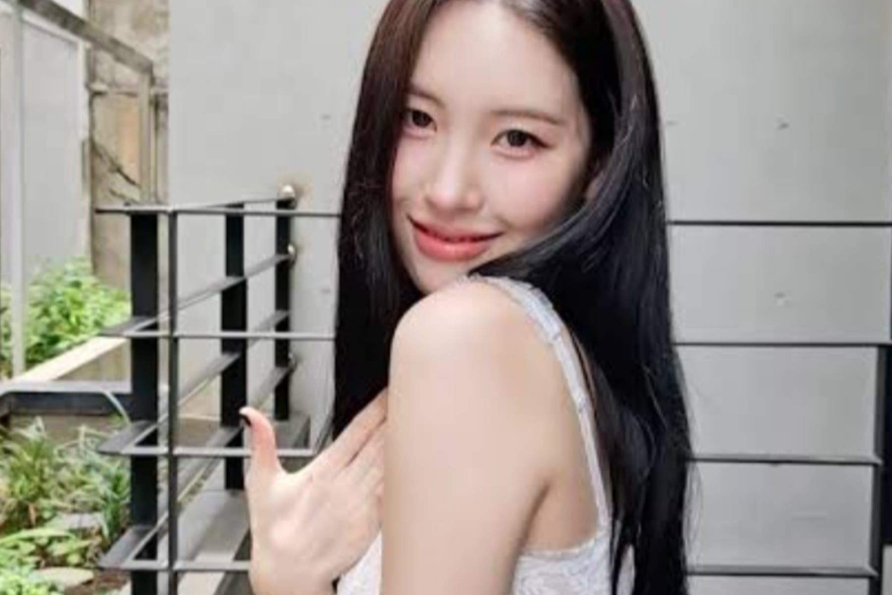 Sunmi Memukau Penggemar Lewat Film Spesial 'Mini Skirt'