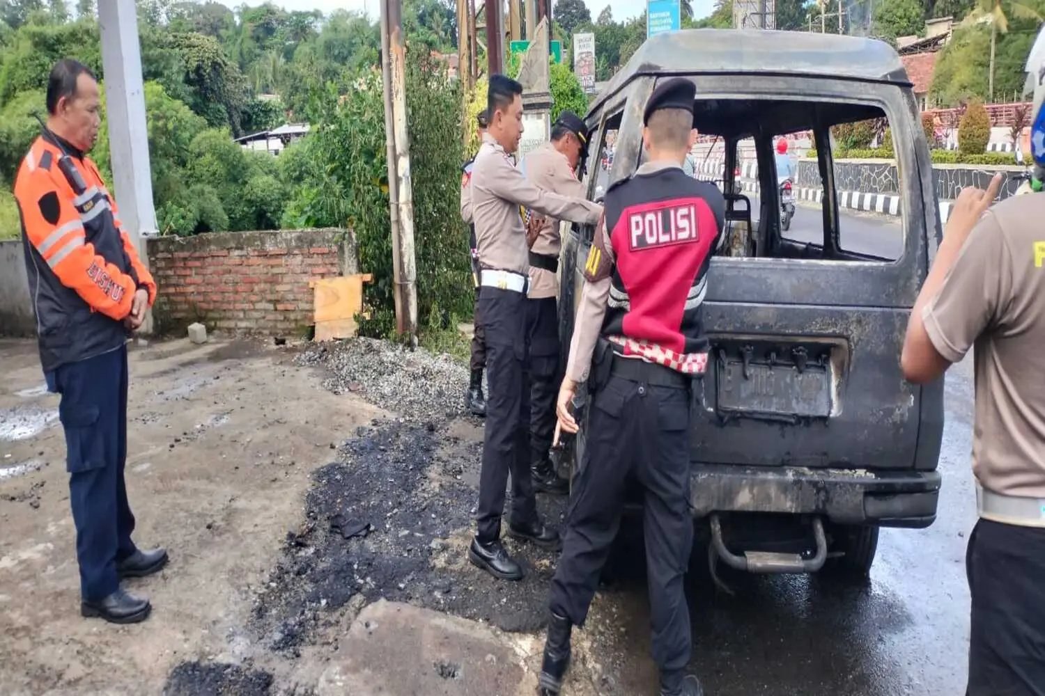 Suzuki Hangus di Purwakarta, Diduga Akibat Tumpahan Bensin 1 Suzuki Hangus di Purwakarta, Diduga Akibat Tumpahan Bensin