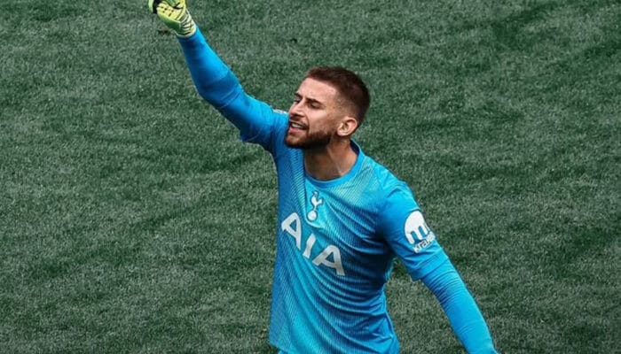 Tottenham Pertahankan Guglielmo Vicario Meski Performa Menurun
