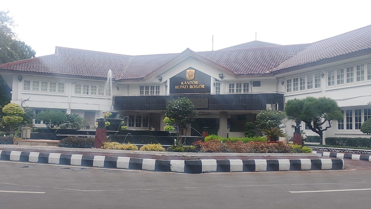 Viral! Kritikan 'Kabupaten Paling Miskin' Bikin Pemkab Bogor Sibuk Klarifikasi Sana-sini: Publik Tuntut Bukti Nyata