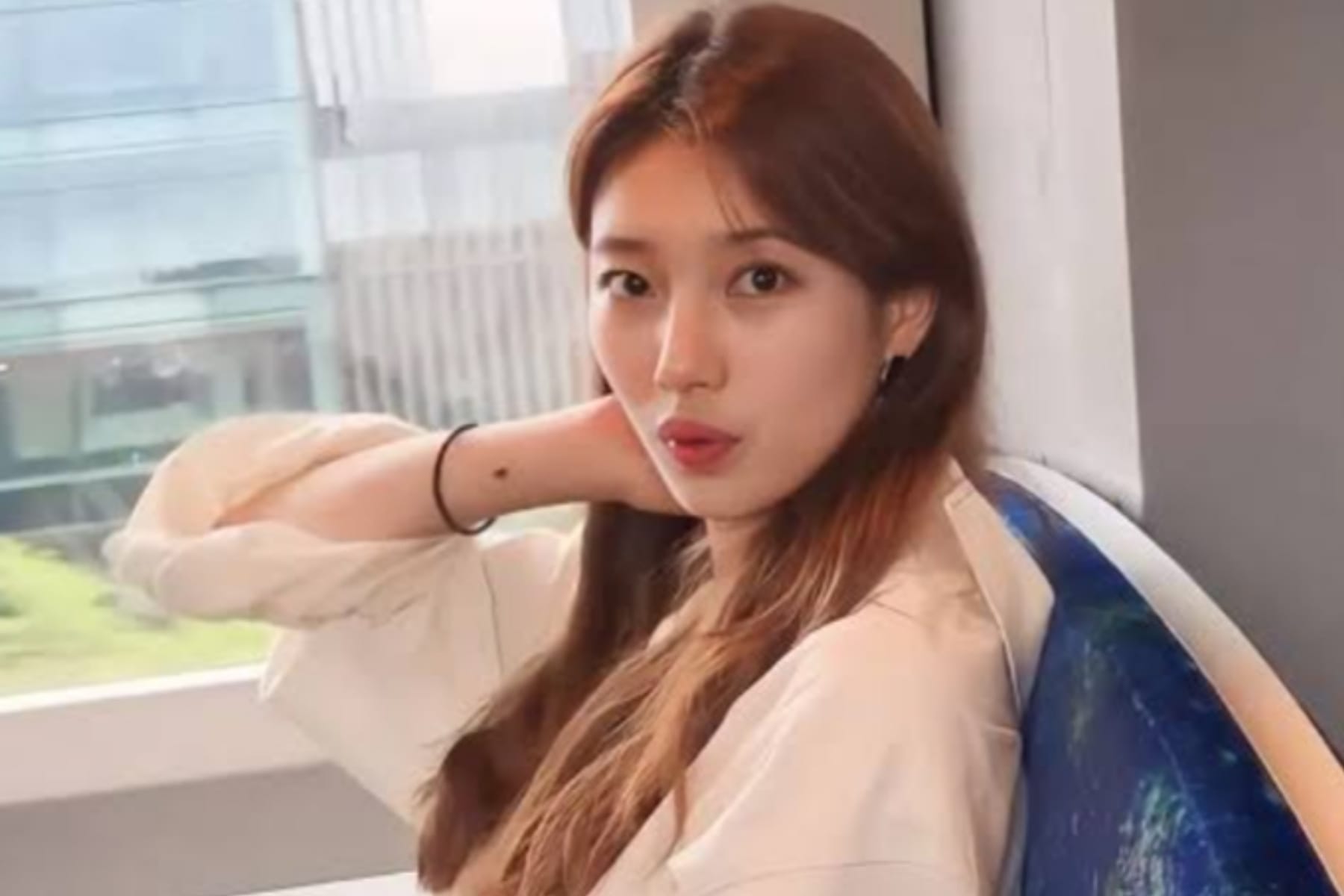 Visual Sempurna Suzy dalam Unggahan Media Sosial Terbaru