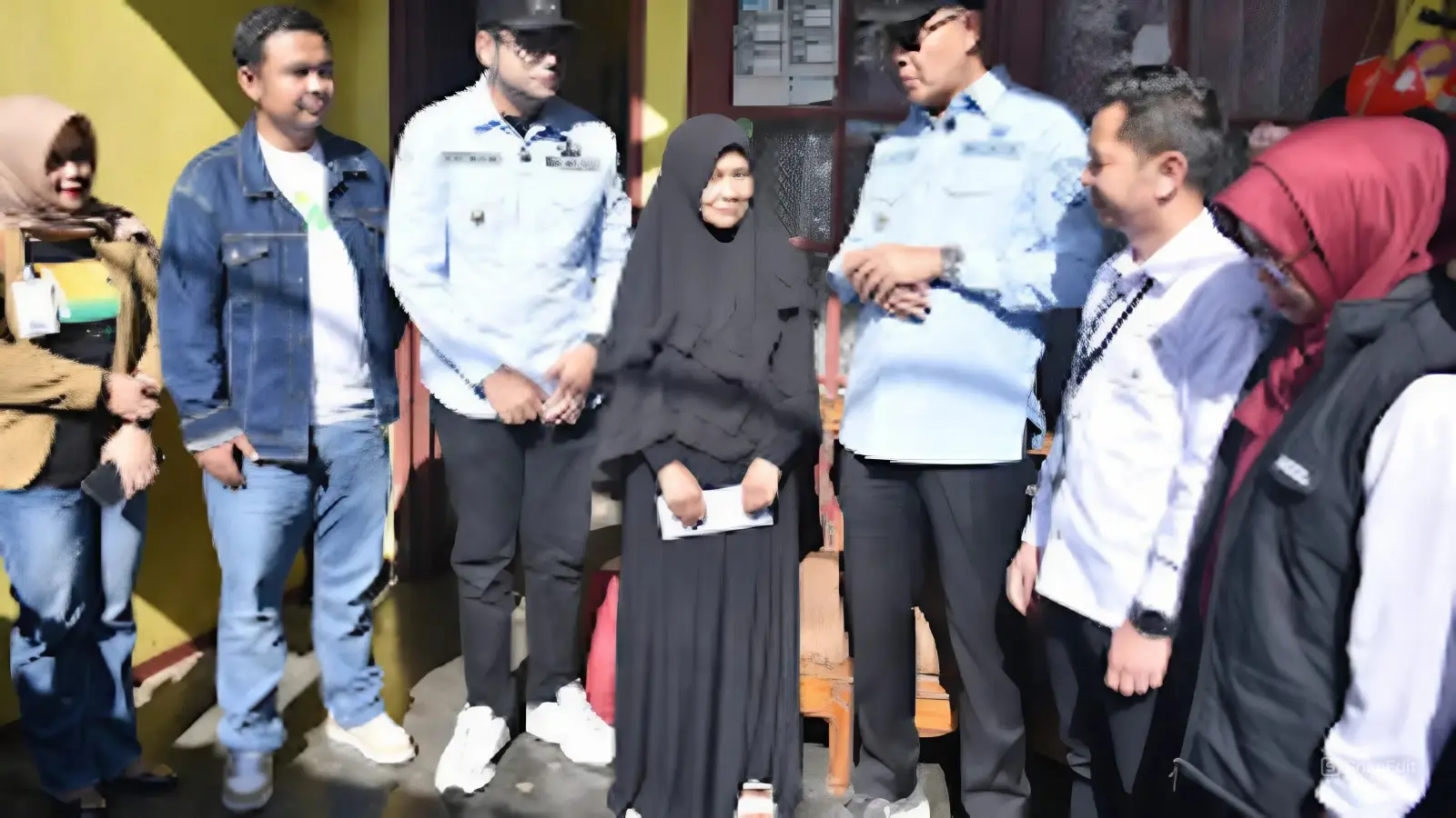 Wali Kota Sukabumi Turun ke Rumah Warga, Ada Apa? 1 Wali Kota Sukabumi Turun ke Rumah Warga, Ada Apa?