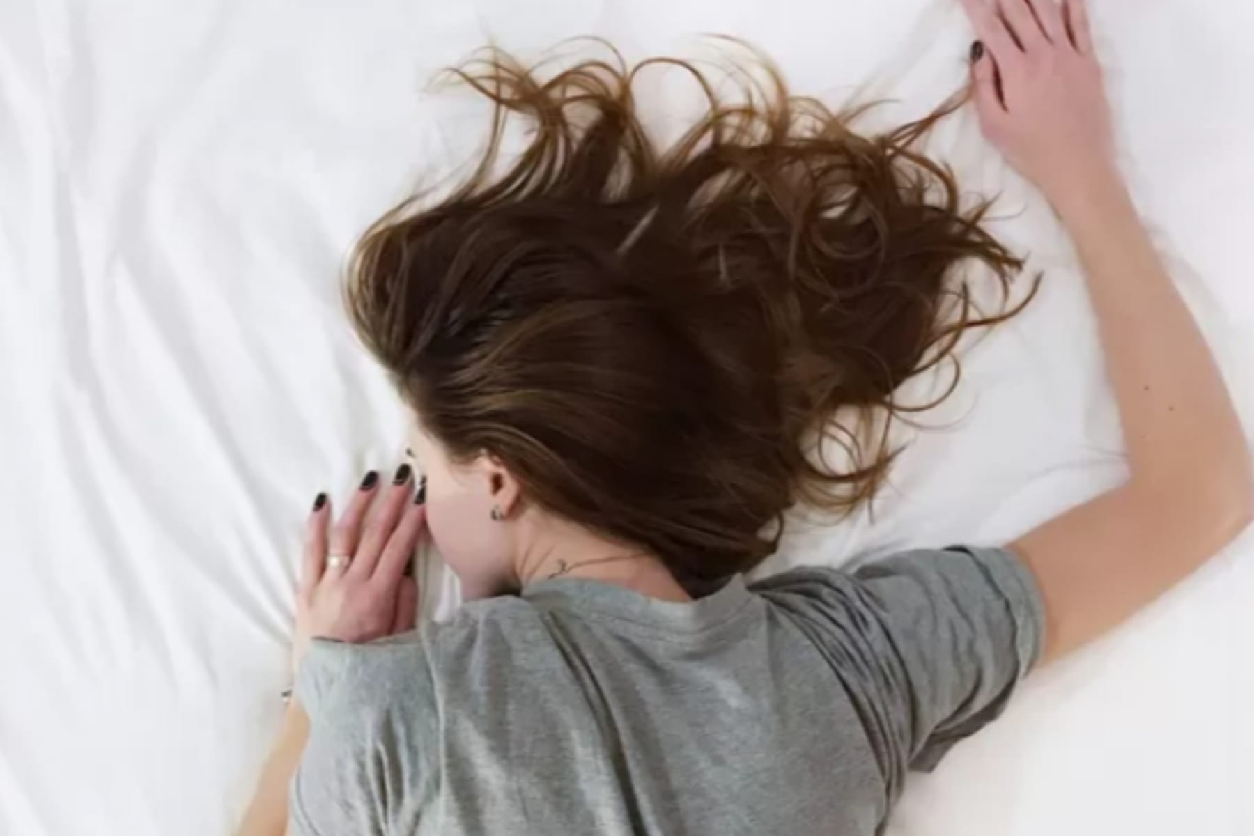 Waspada! Badan Tiba-tiba Capek Setelah Bangun Tidur, Apa Penyebabnya? 1 Waspada! Badan Tiba-tiba Capek Setelah Bangun Tidur, Apa Penyebabnya?