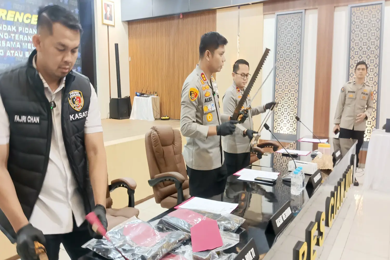 Aksi Tantang di Medsos Berujung Pembacokan 1 Aksi Tantang di Medsos Berujung Pembacokan