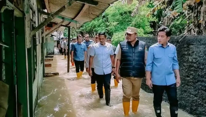 Banjir Karawang, Wapres Gibran Datangi 3 Posko