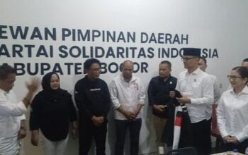 Bara JP Serahkan Kader Terbaik ke PSI, Targetkan 6 Kursi di Kabupaten Bogor