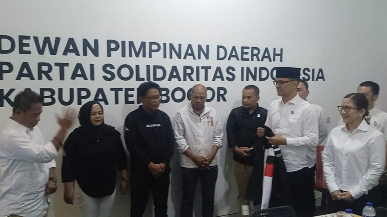 Bara JP Serahkan Kader Terbaik ke PSI, Targetkan 6 Kursi di Kabupaten Bogor