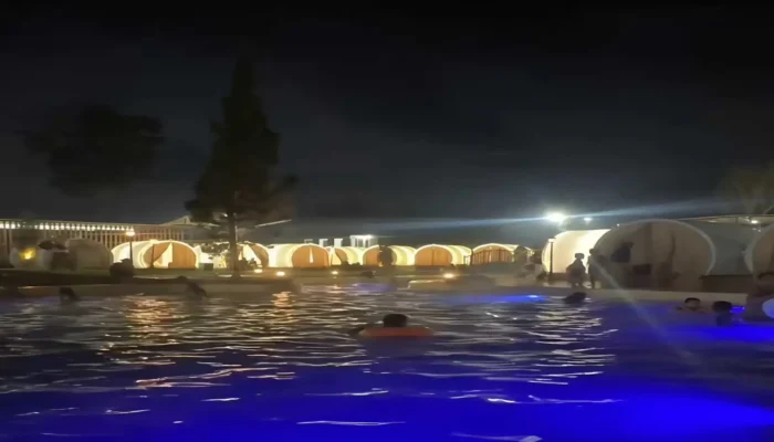 Berendam di Tengah Kabut, Ini Pesona Tirta Camelia