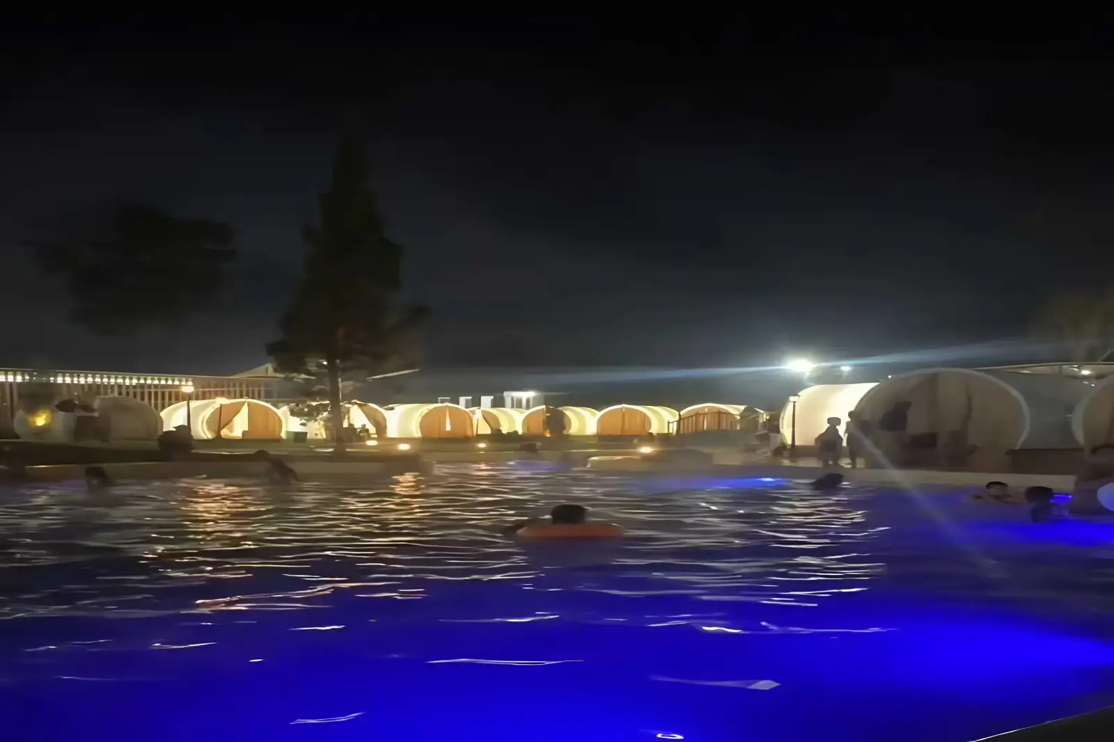 Berendam di Tengah Kabut, Ini Pesona Tirta Camelia 1 Berendam di Tengah Kabut, Ini Pesona Tirta Camelia