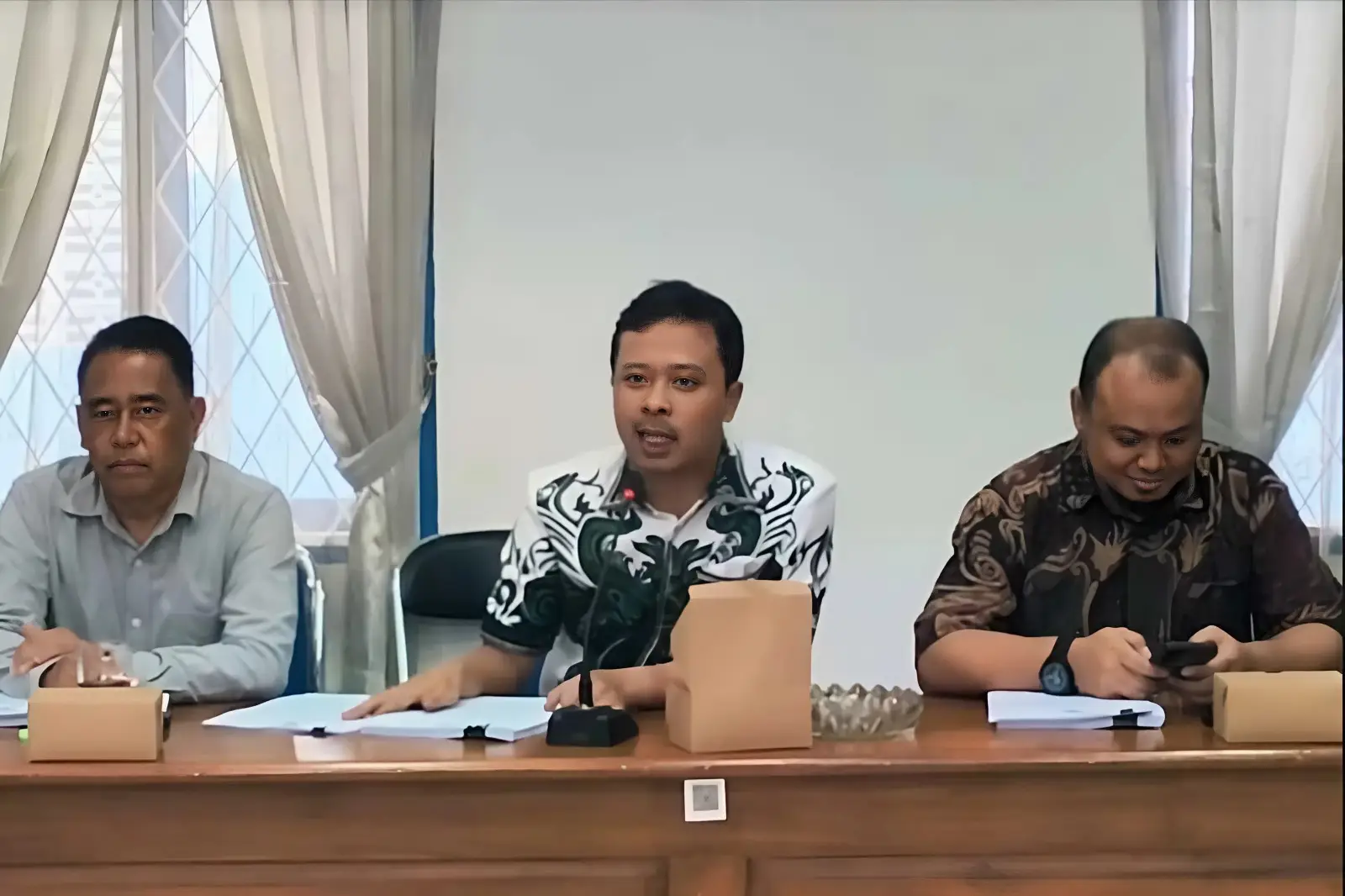 DPRD Kabupaten Sukabumi Gelar Rapat Kerja Bahas 2 Raperda 1 DPRD Kabupaten Sukabumi Gelar Rapat Kerja Bahas 2 Raperda