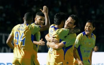 Dramatis! Persib Bandung Gagal Rebut Puncak Klasemen di Markas Persik