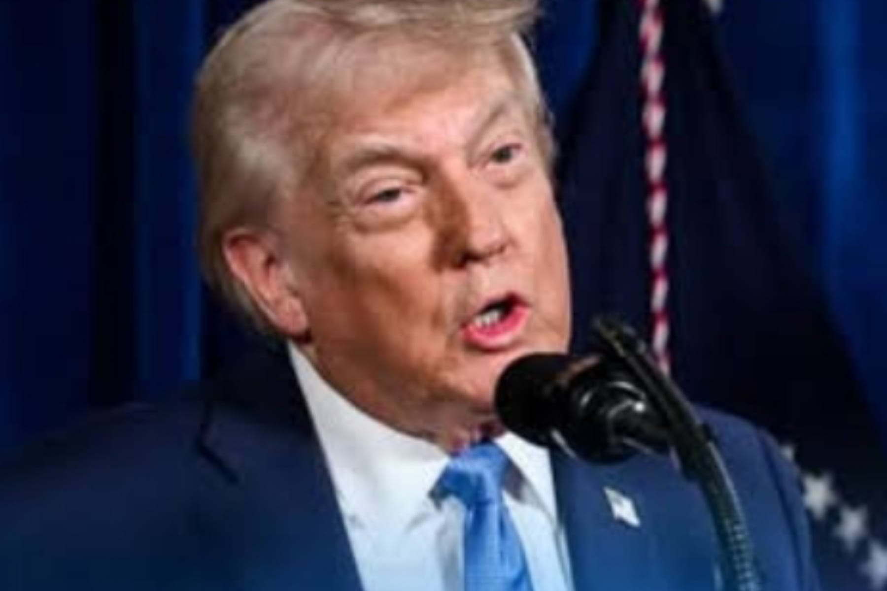 Eskalasi Konflik di Iran: Donald Trump Pertimbangkan Opsi Militer