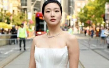 Gaya Bandara Kim Go Eun: Elegan Tanpa Harus Berlebihan 8 Gaya Bandara Kim Go Eun: Elegan Tanpa Harus Berlebihan