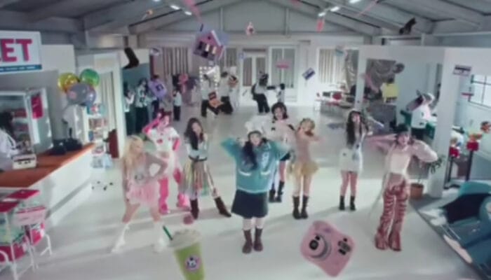 Gebrakan Tahun Baru SAY MY NAME di Myeongdong Square