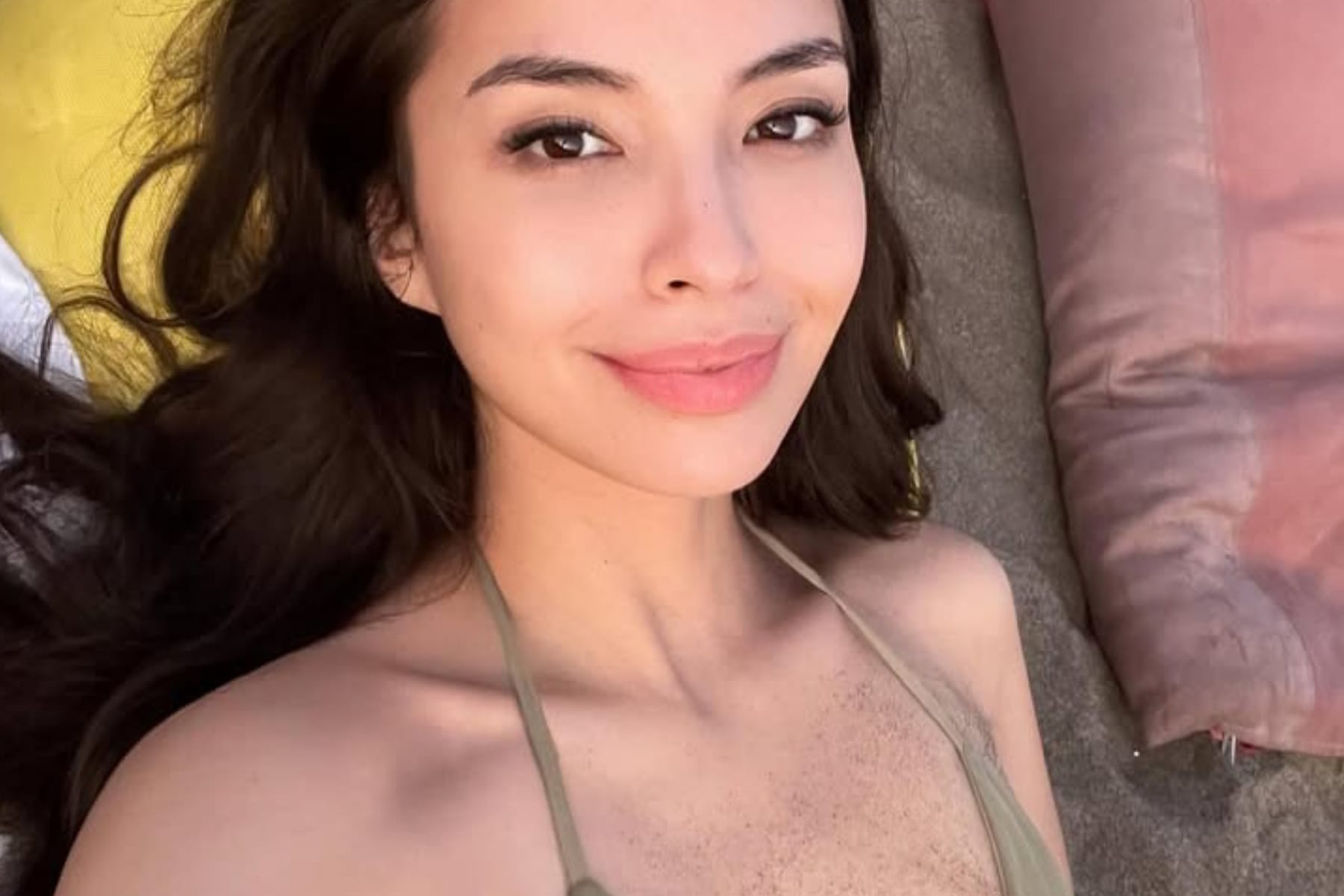 Go Public! Manohara Ungkap Alasan Jatuh Cinta pada Kristian Hansen