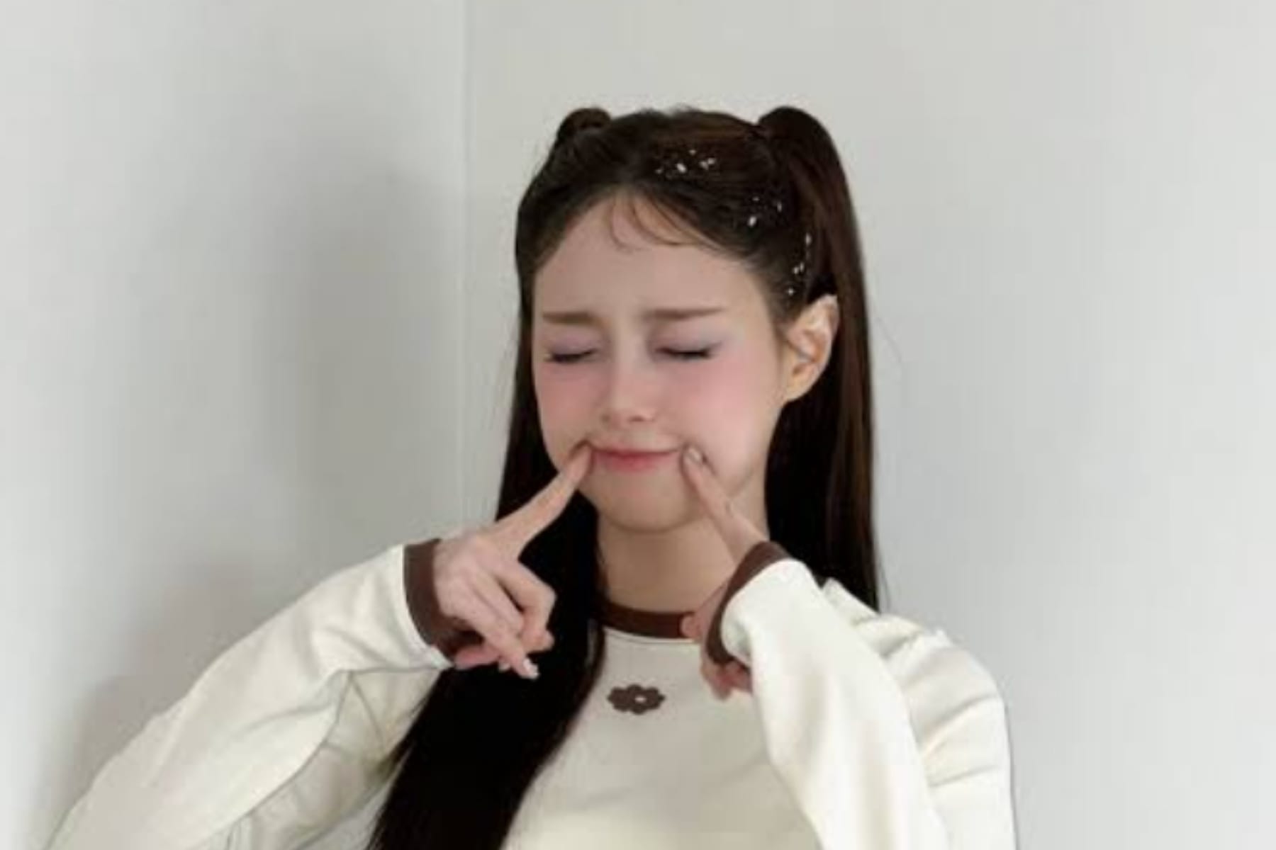 Kisah Cinta Bertepuk Sebelah Tangan Chuu Selama Tujuh Tahun 1 Kisah Cinta Bertepuk Sebelah Tangan Chuu Selama Tujuh Tahun