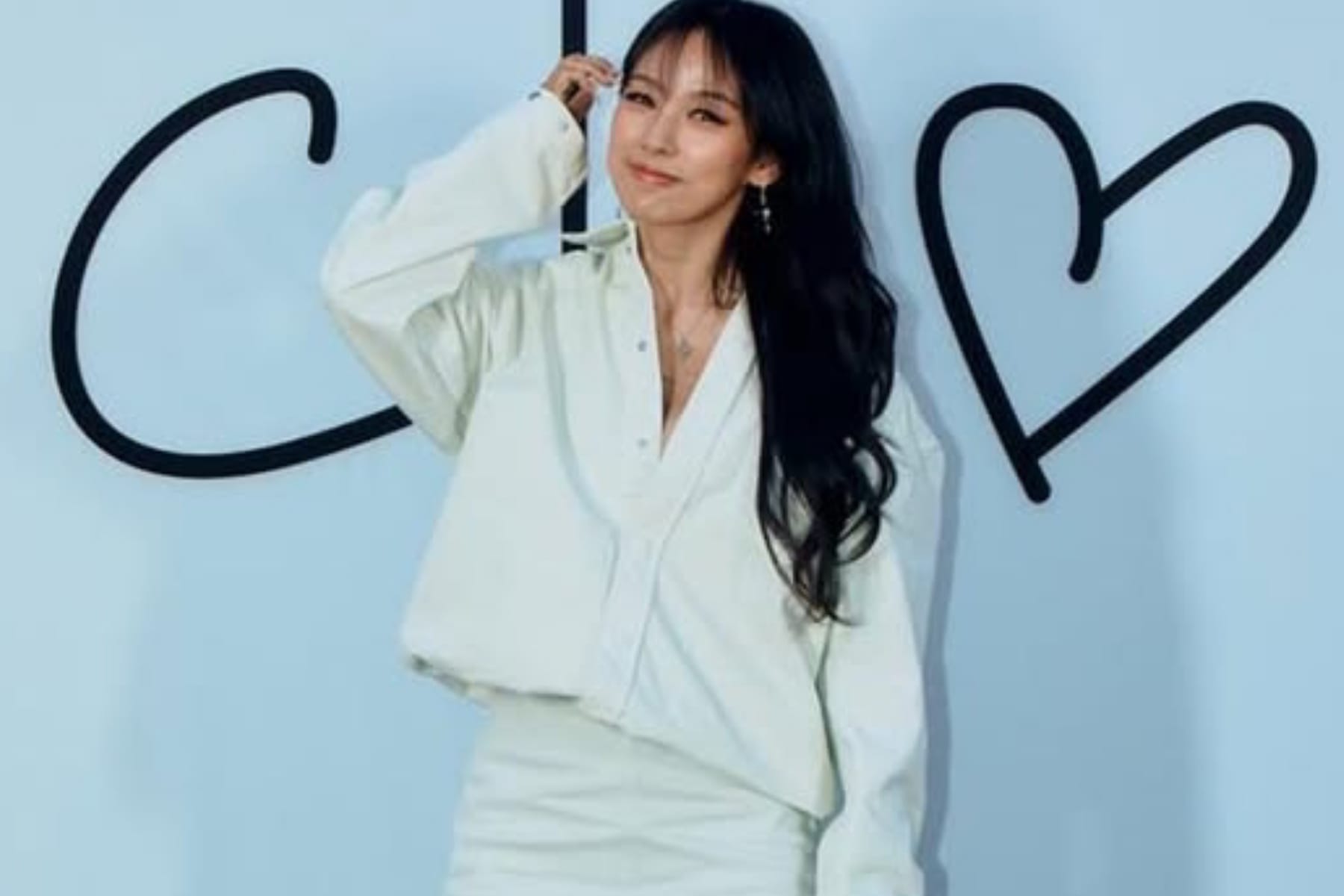 Klarifikasi Lee Hyori Terkait Rumor Studio Yoga Mewah di Seoul 1 Klarifikasi Lee Hyori Terkait Rumor Studio Yoga Mewah di Seoul