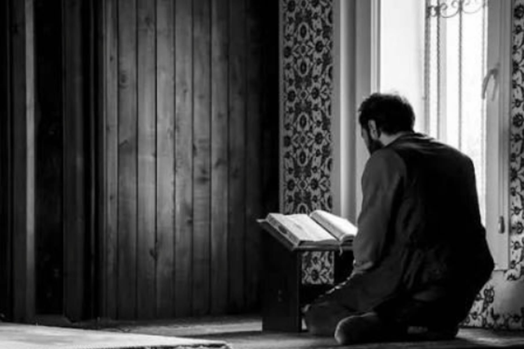 Menemukan Kedamaian Lewat Seni Muhasabah Diri 1 Menemukan Kedamaian Lewat Seni Muhasabah Diri