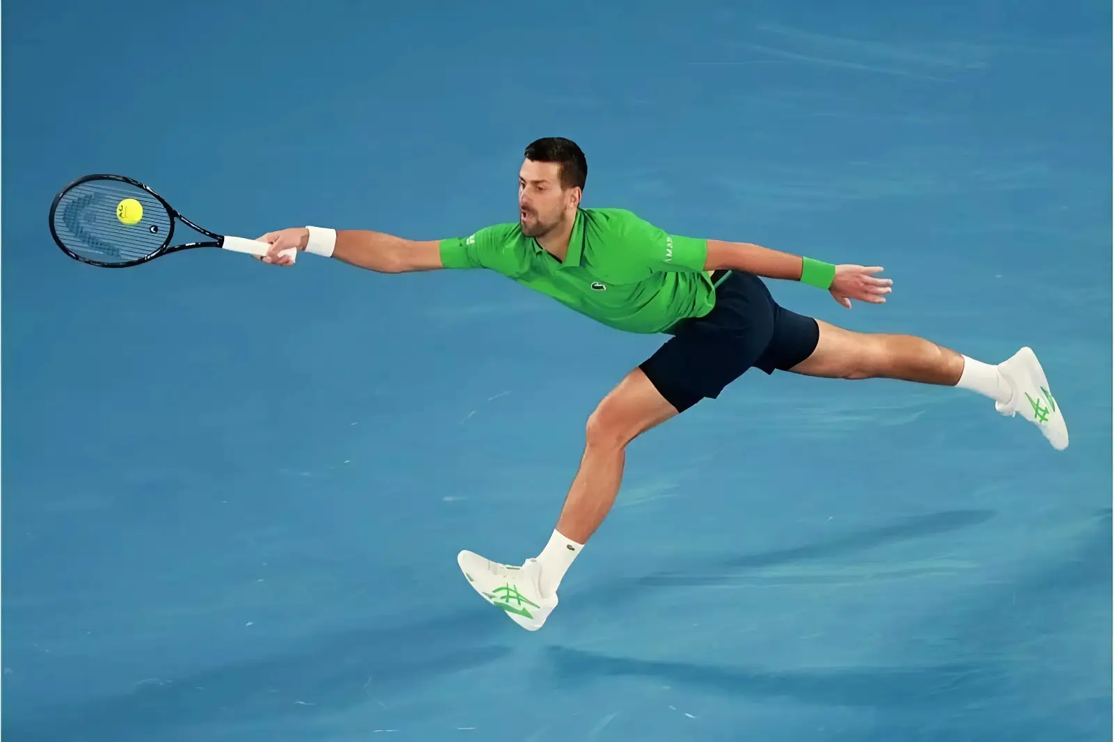 Musetti Mundur, Novak Djokovic Lolos Dramatis