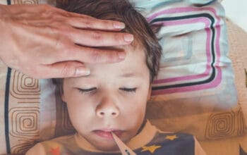 Panduan Orang Tua: Cara Efektif Mengecek Gejala DBD pada Anak 3 Panduan Orang Tua: Cara Efektif Mengecek Gejala DBD pada Anak