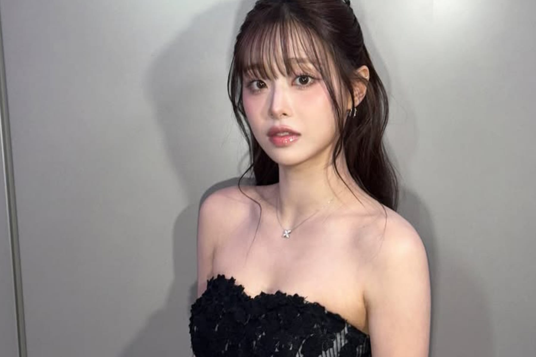 Penampilan Nyentrik Chuu dalam Teaser 'XO, My Cyberlove'