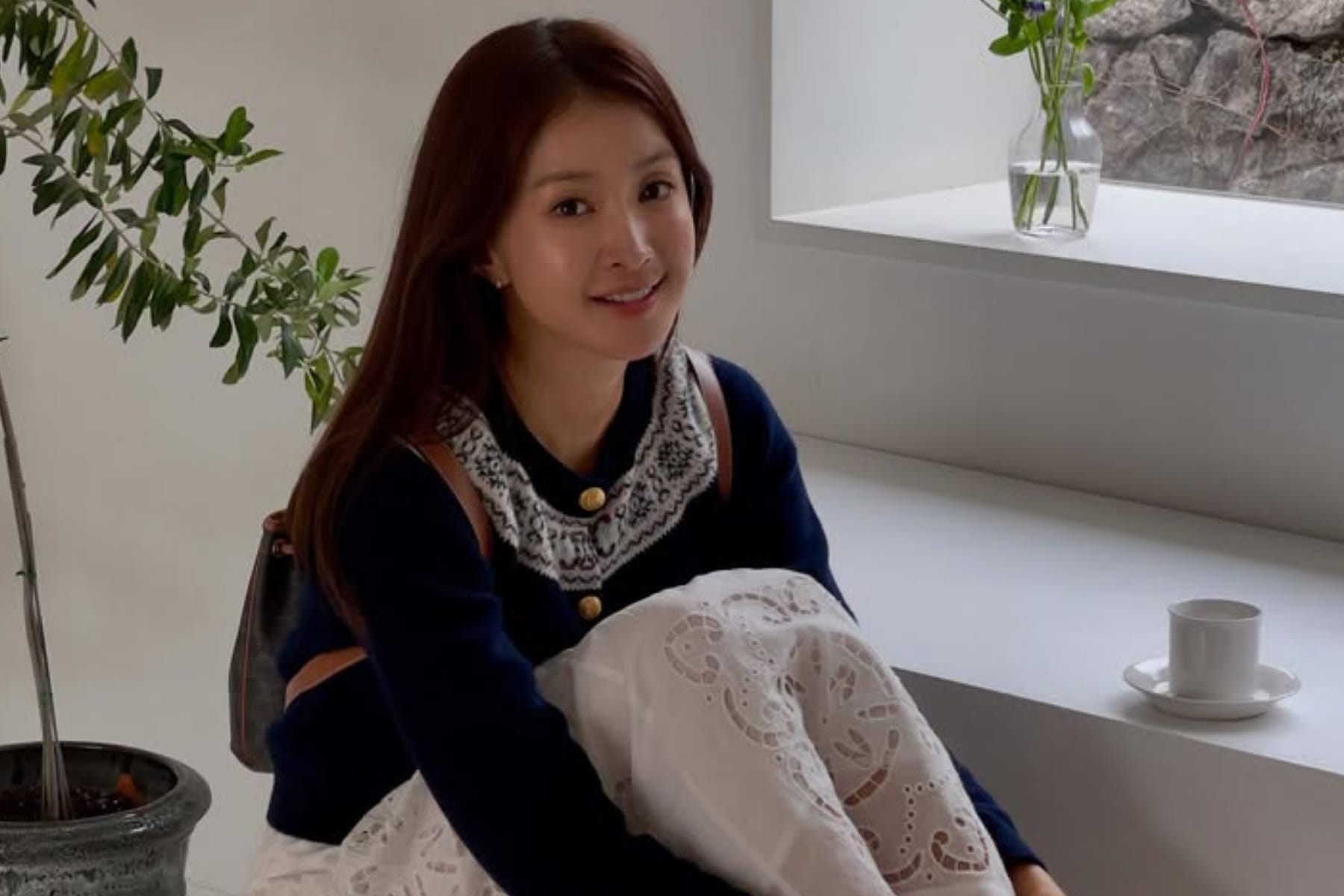 Pengalaman Menegangkan Lee Si Young Saat Melahirkan