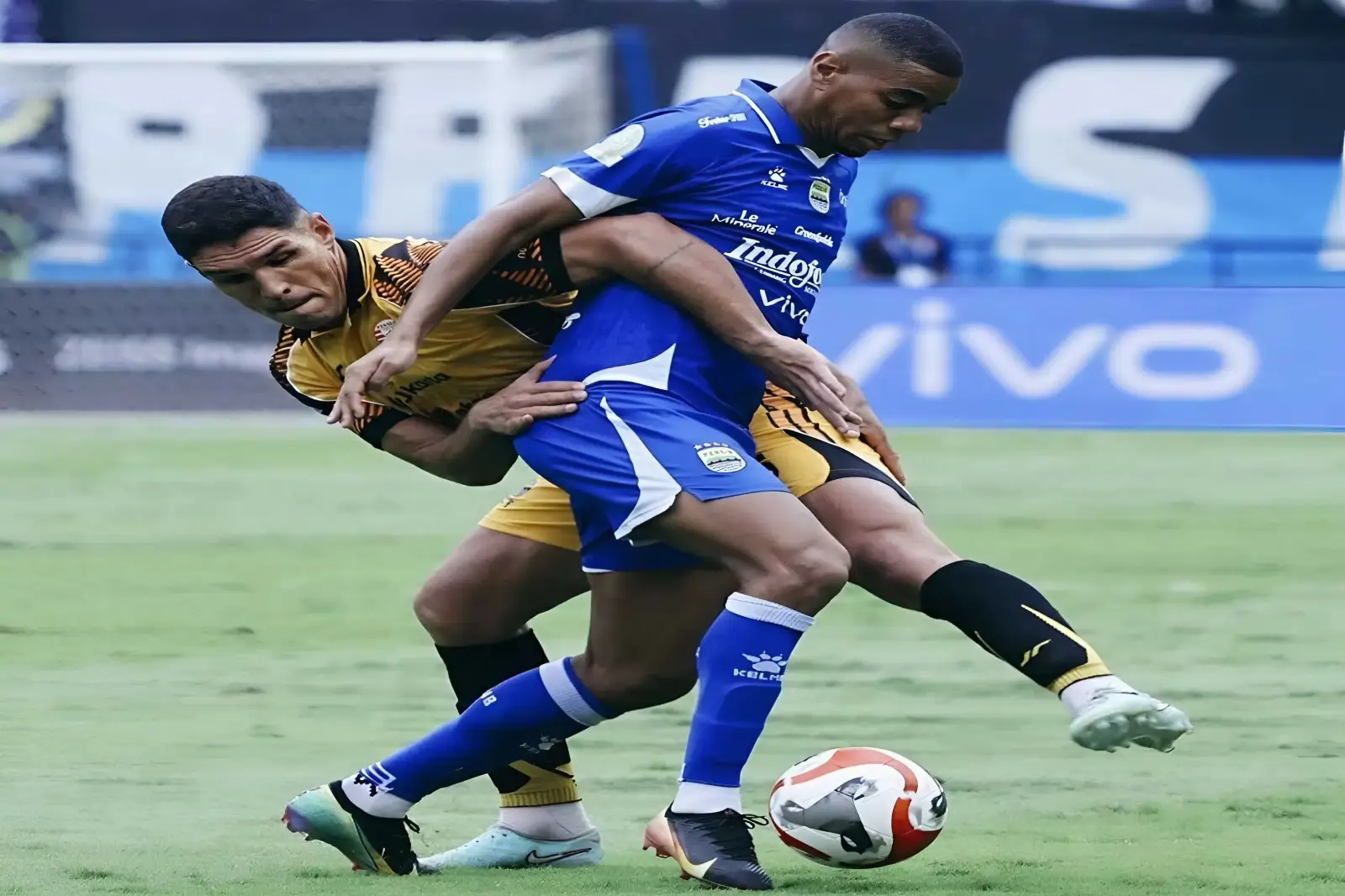 Persib Bandung ke Puncak, Persija Jakarta Tersandung