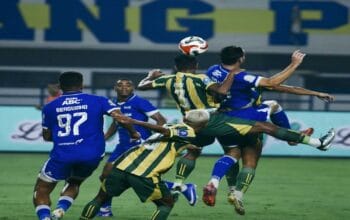 Persib Kokoh di Puncak Usai Kalahkan PSBS Biak