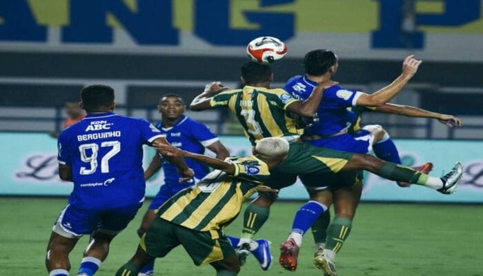 Persib Kokoh di Puncak Usai Kalahkan PSBS Biak