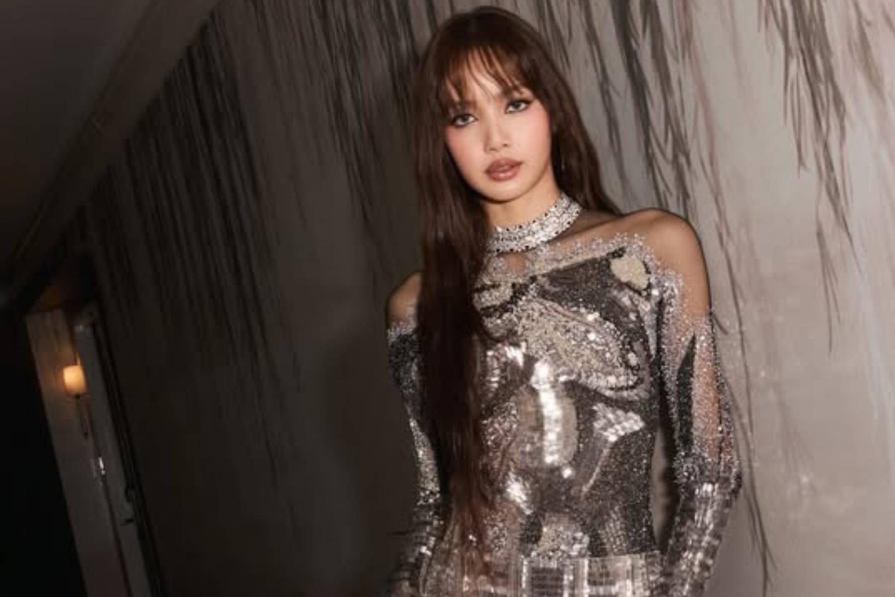 Pesona Lisa BLACKPINK di Panggung Golden Globe Awards