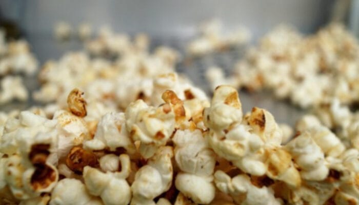 Rahasia Membuat Popcorn Gurih Ala Bioskop di Rumah