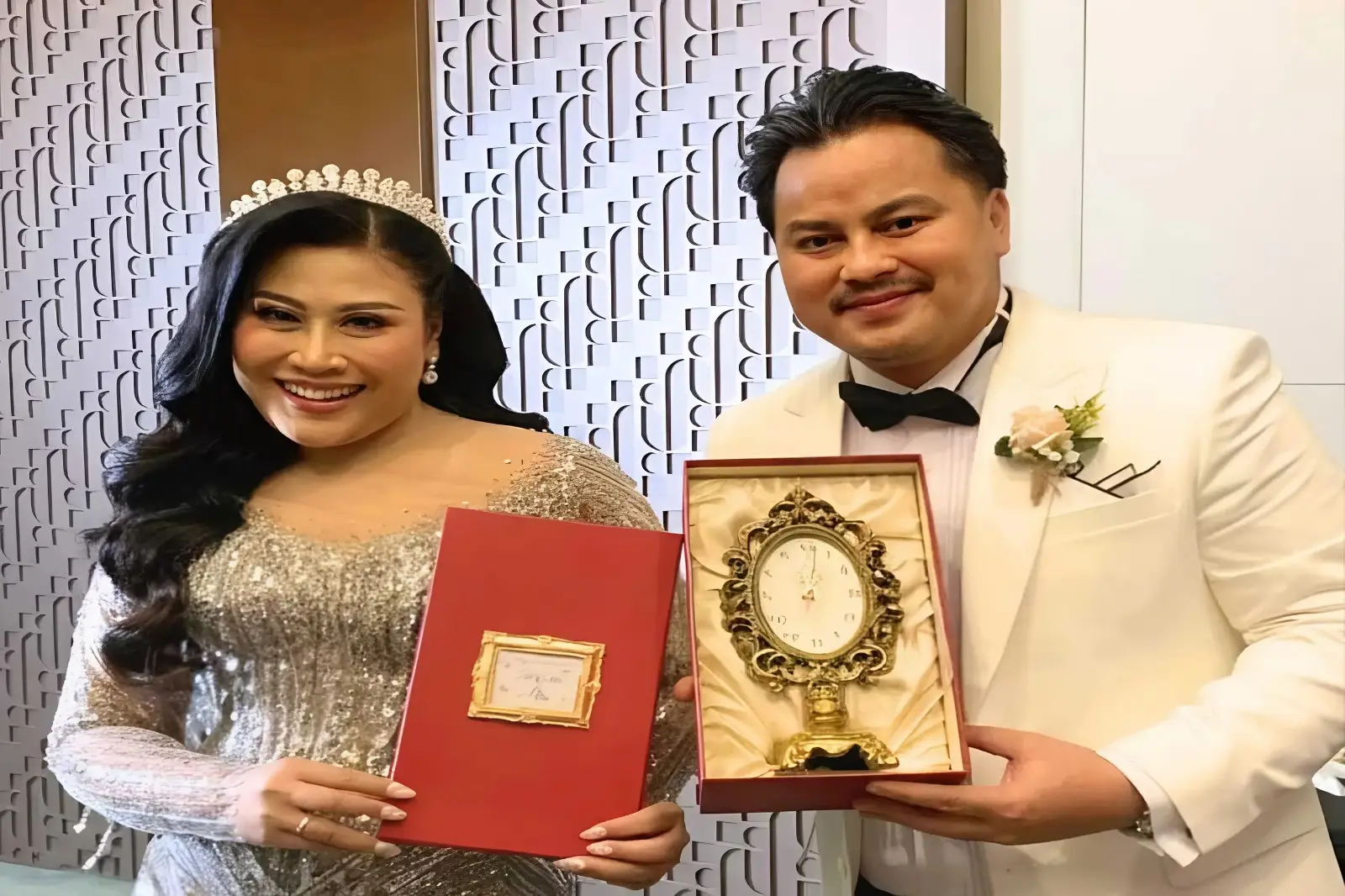 Rumah Tangga Seumur Jagung, Boiyen Ajukan Cerai 1 Rumah Tangga Seumur Jagung, Boiyen Ajukan Cerai