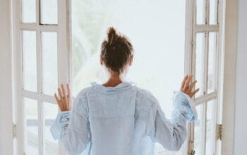 Semangat Pagi: Cara Efektif Membangun Kebiasaan Bangun Awal