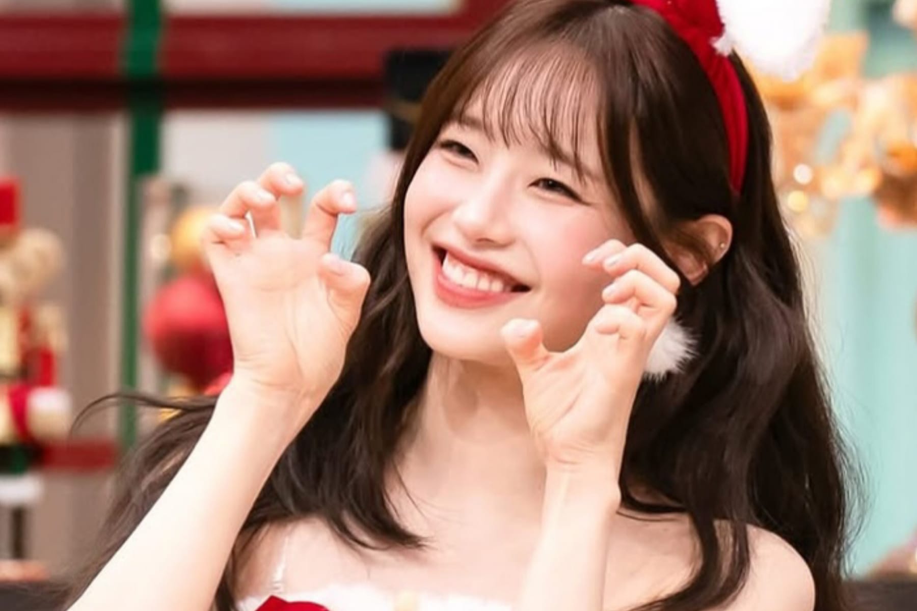 Teaser Perdana 'XO, My Cyberlove': Comeback Solo CHUU yang Memukau