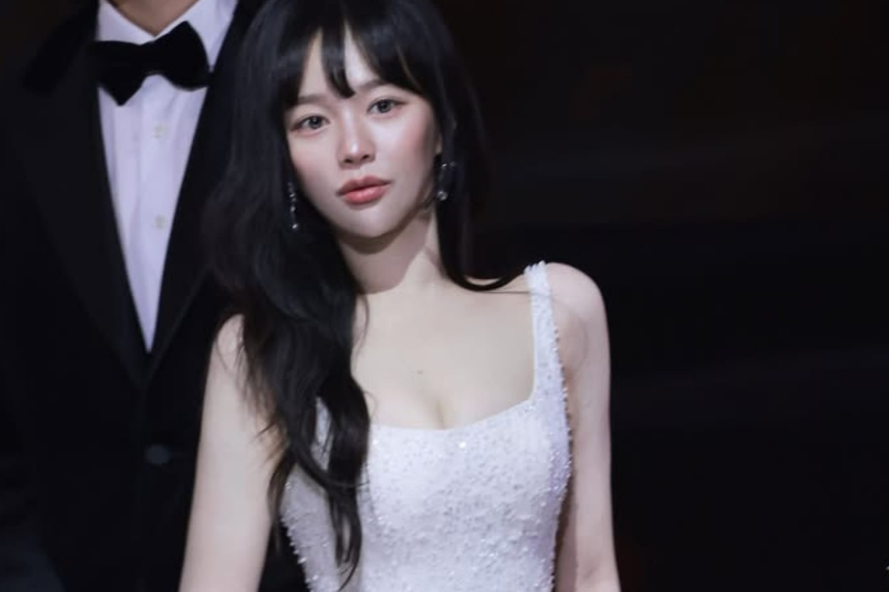 Transformasi Jung Ji So: Dari Gadis Polos "Parasite" Menjadi Wanita Urban yang Elegan 1 Transformasi Jung Ji So: Dari Gadis Polos "Parasite" Menjadi Wanita Urban yang Elegan